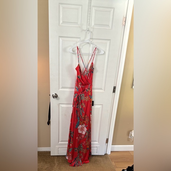 Beautiful Lulus dress. - Picture 6 of 6